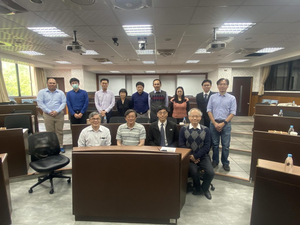 團隊全體成員聚首計畫啟動會議,凝聚共識與分工,為慢性腎臟病研究奠定堅實基礎。