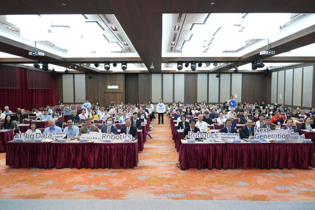 智慧醫療再進化,團隊成員參與國際研討會,深化智慧照護新思維。